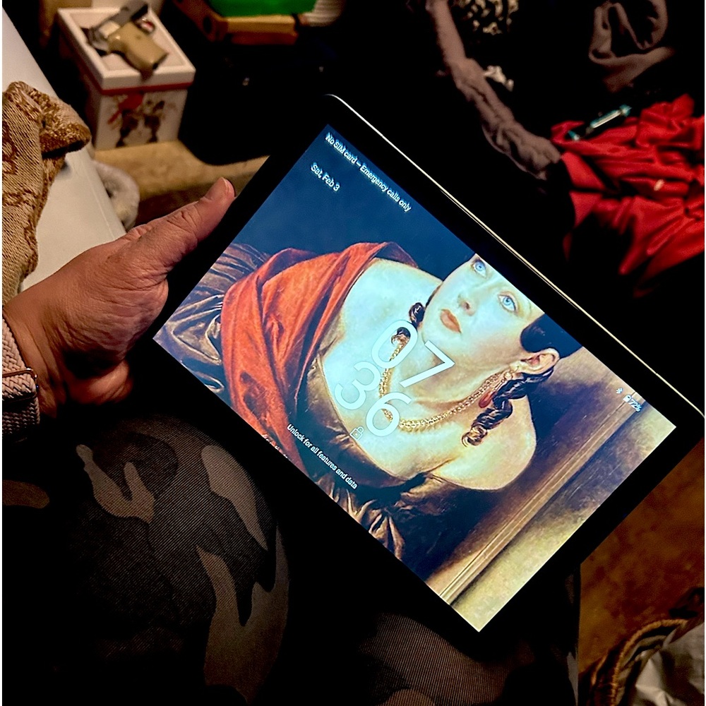 10” Doogee tablet 4gb ram 128 gb storage takes dual sims and 1 tb sd card.